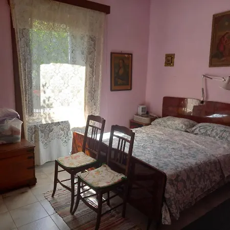 Calabria Collina Di Scilla Casale Ostello1800 Self Service Giardino Stanze E Per Famiglie Coppie E Single Pzza S Gaetano 16 Vakantiehuis Melia